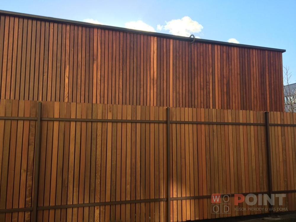 Moderný drevený plot aj fasáda z exotického dreva IPE 